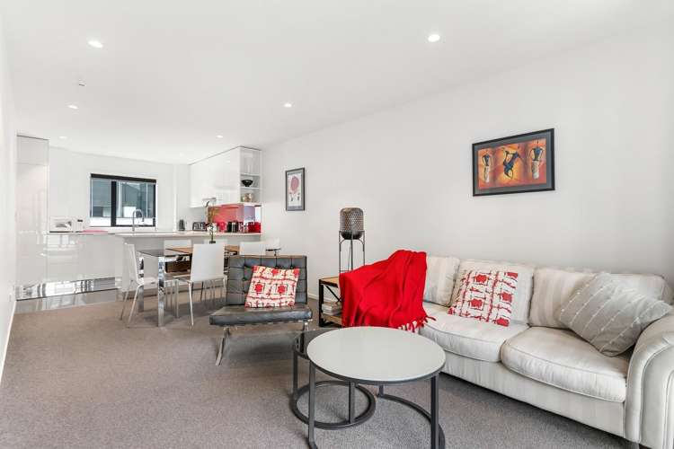 Suite 22/8 Dock Street City Centre_2