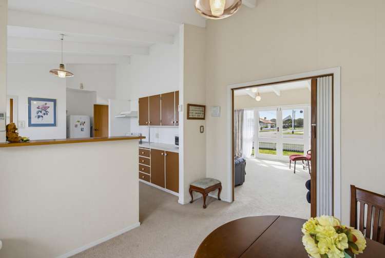 556 Queen Street East Levin_13