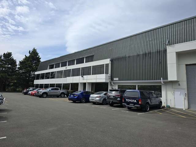 Expansive Office with Ample Parking