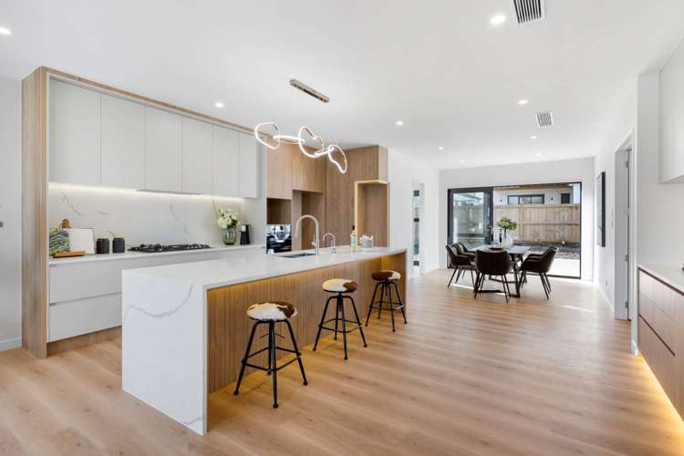 12 Mill Hill Close Flat Bush_10