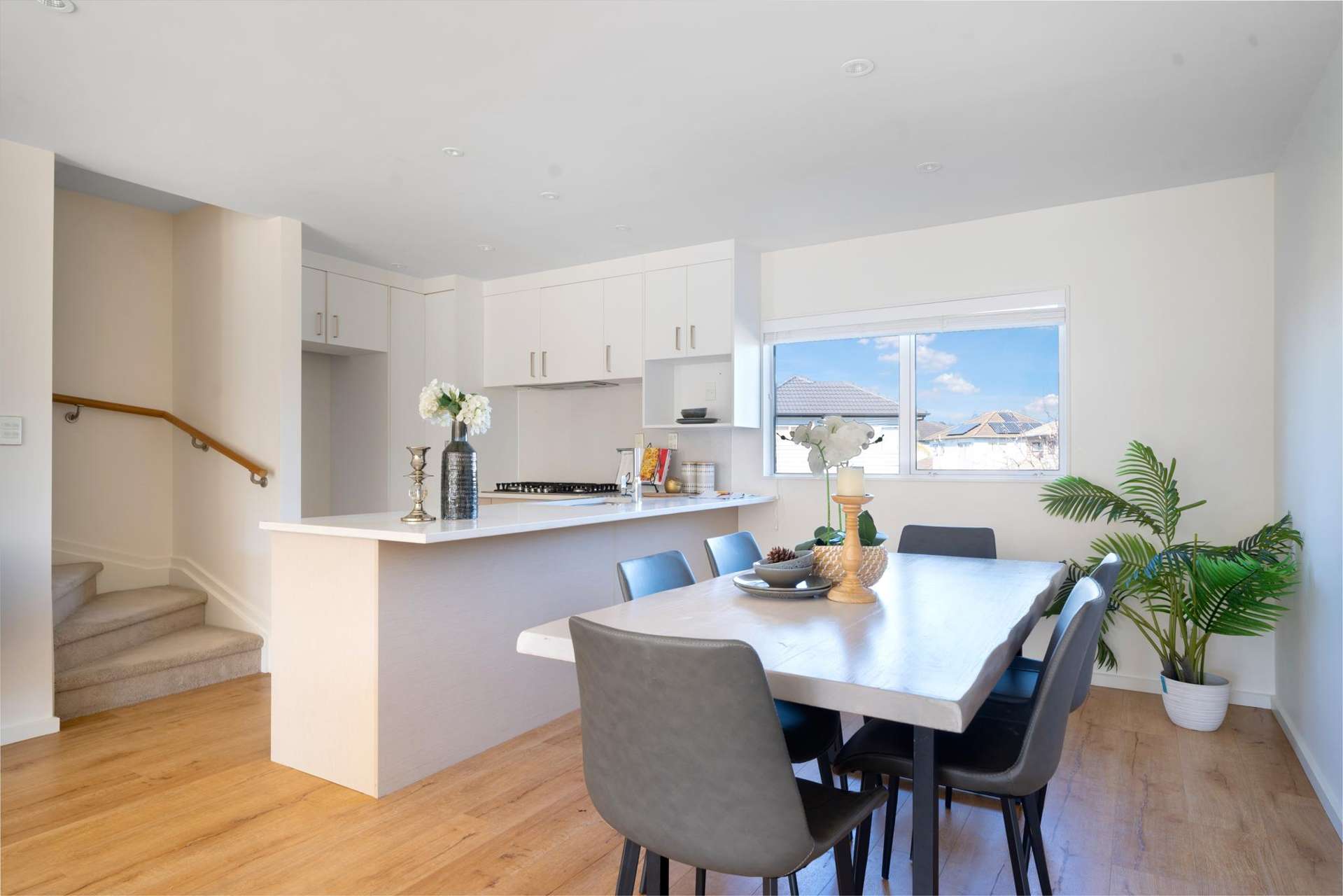 81 Bordeaux Parade Te Atatu South_0