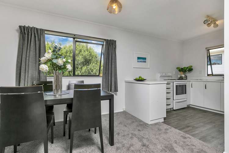 2/19 Greenvalley Rise Glenfield_7