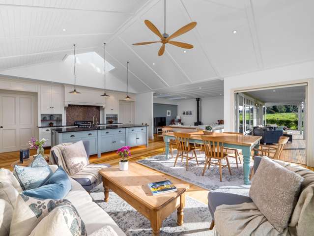 Modern Villa-Style Home on Parklike Grounds