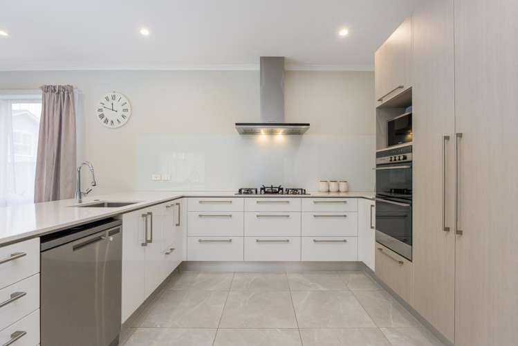 16 Couldrey Crescent Red Beach_5