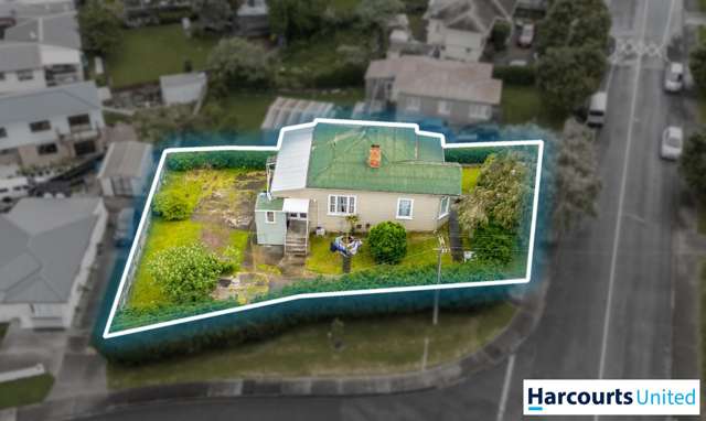 Do-Up, 2 x self contained, Landbank- Develop!!