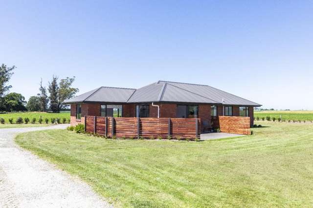 KIRWEE- 3 BEDROOMS