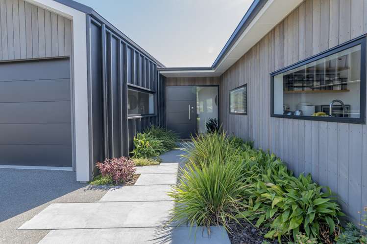 46 Ferndale Drive Waikanae_1