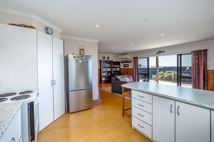 48 Balfour Crescent Castlepoint_13