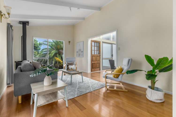 1 Cassley Crescent Papakowhai_2