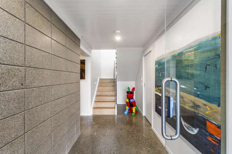 17 Kiwi Esplanade Mangere Bridge_19