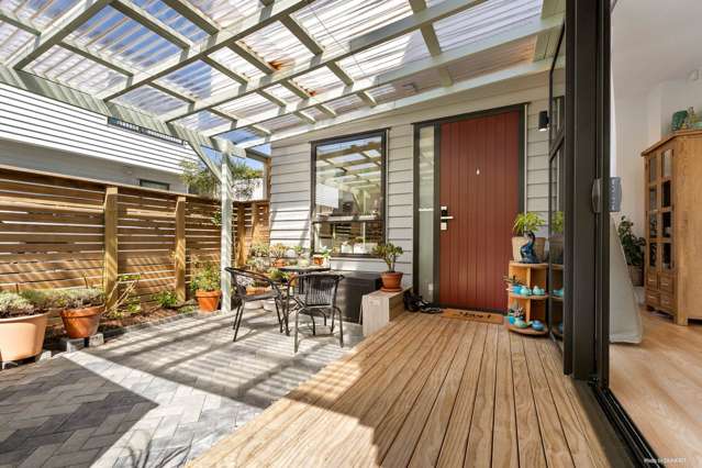 6/4 Edgerton Road Te Atatu Peninsula_1