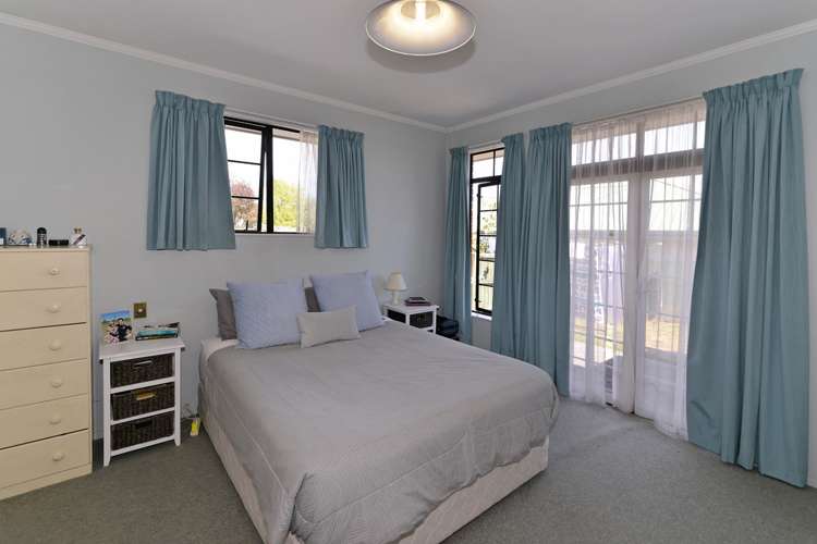 8 Aston Place Richmond_13