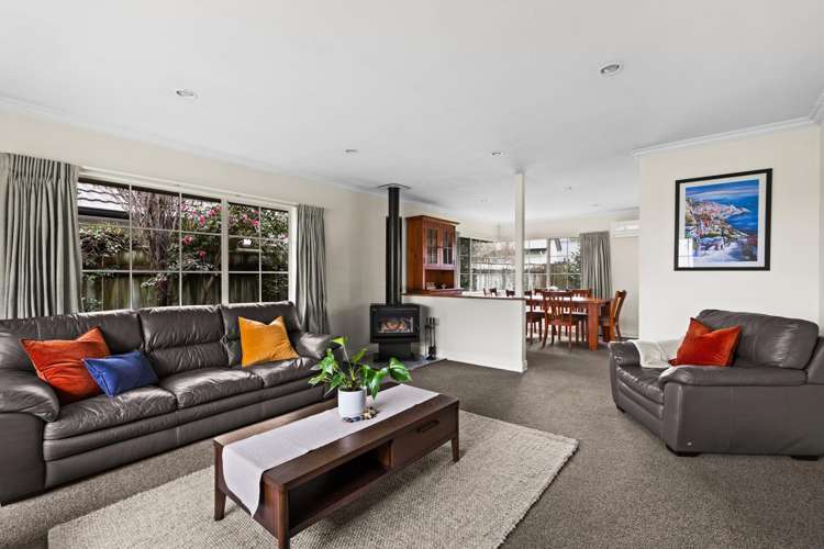 70 Whiting Crescent Greenmeadows_6