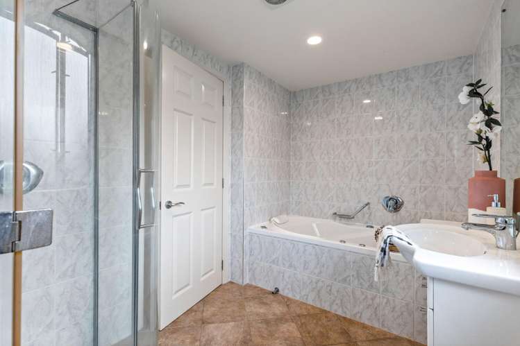 30 Waikura Drive Te Atatu Peninsula_21