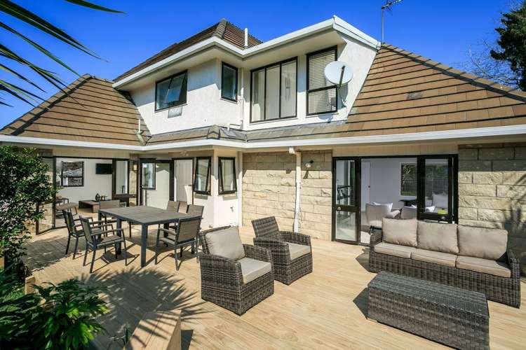 11 Penguin Drive Murrays Bay_0