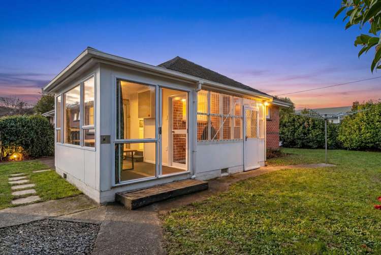 2/49A Shakespeare Avenue Trentham_16