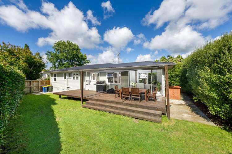 18 Lowtherhurst Road Massey_13
