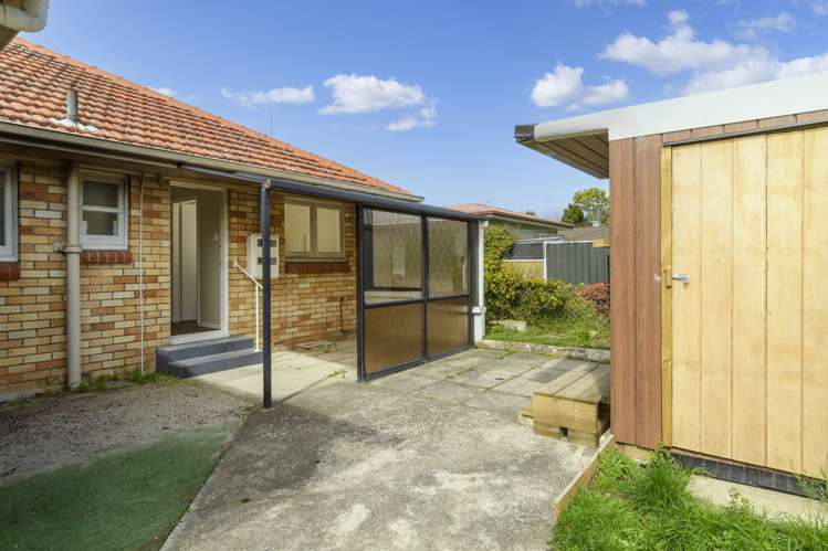 9 Simmonds Grove Greerton_14