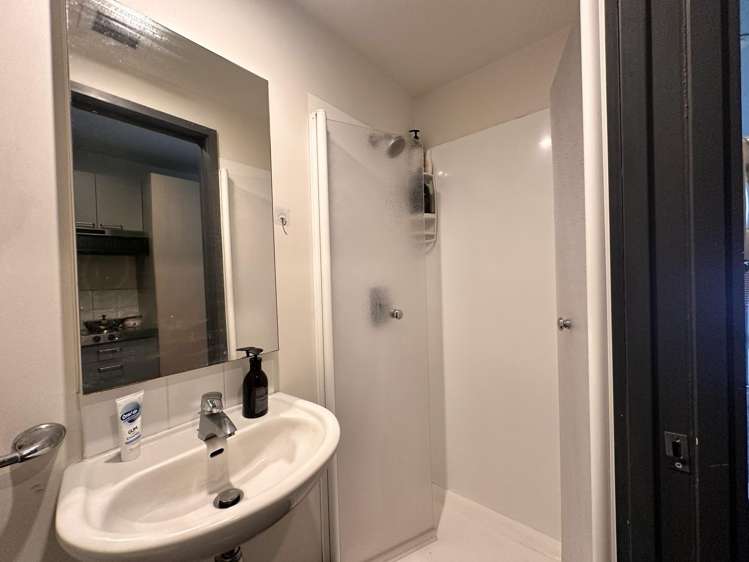 411/133 Beach Road Auckland Central_6