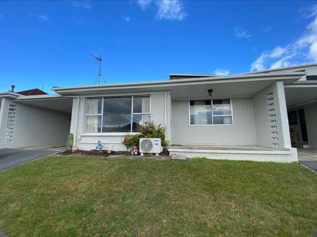 City Centre & Hamilton Lake at Your Doorstep
