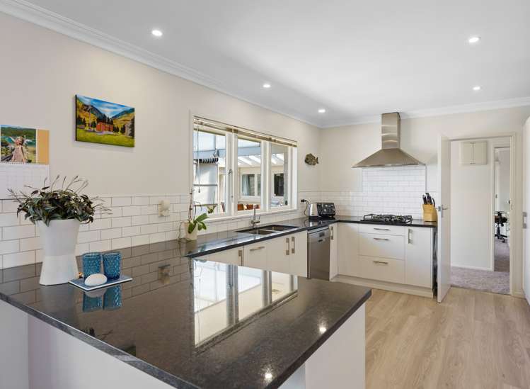 16 Ara Kuaka Waikanae Beach_10