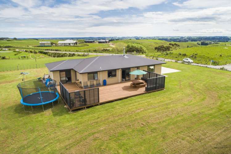 64 View Road Halcombe_20
