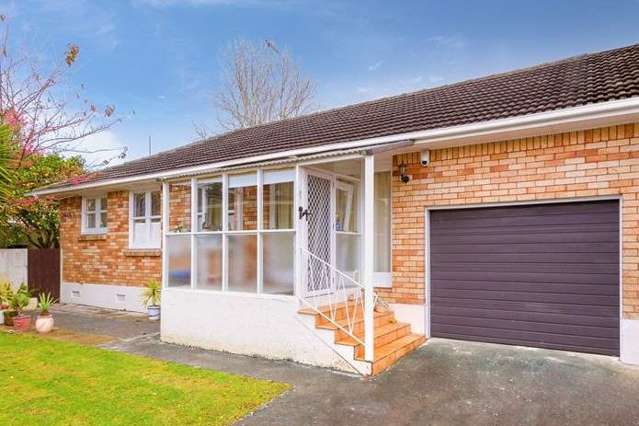 2-Bedrooms in Panmure