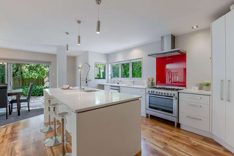 34 Menin Road Raumati South_8