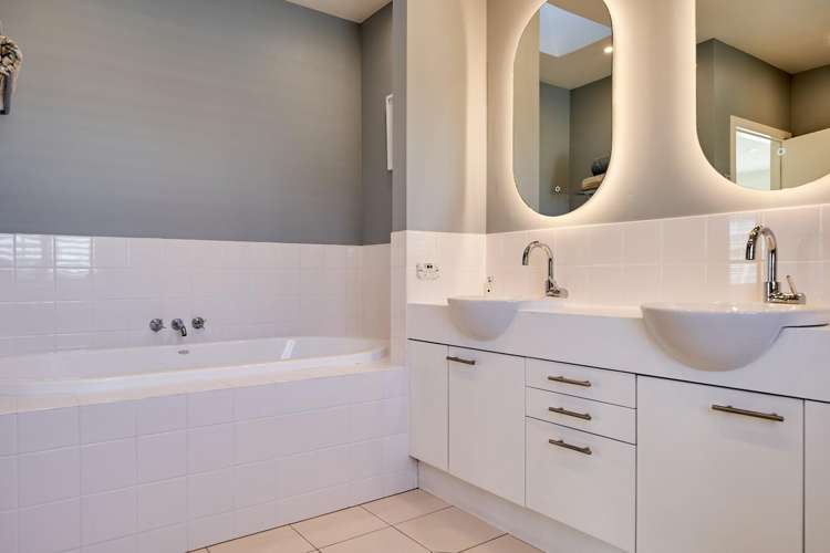 25 Cheviot Road Lowry Bay_13