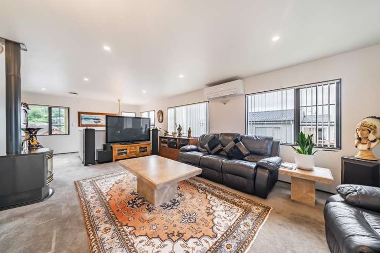 107 Redvers Drive Belmont_14