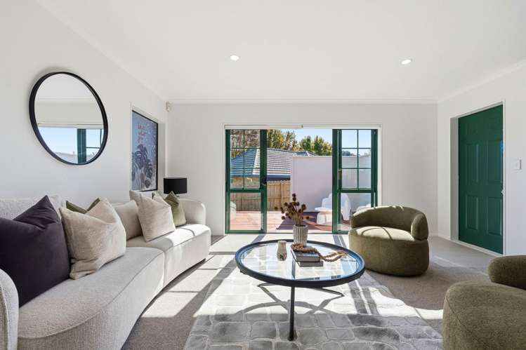 2/11 Roanoke Way Albany_13