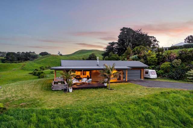 A PEACEFUL LIFESTYLE HAVEN WITH VIEWS