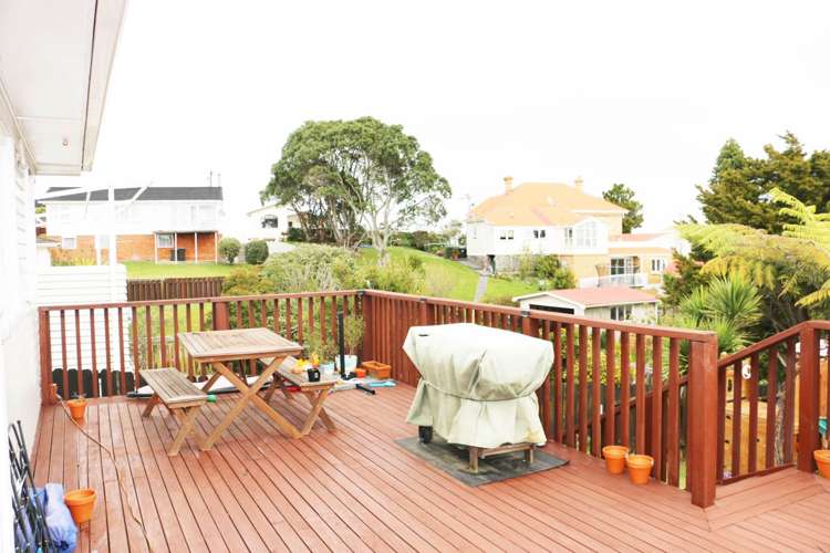 8 Mcfadzean Drive Blockhouse Bay_11