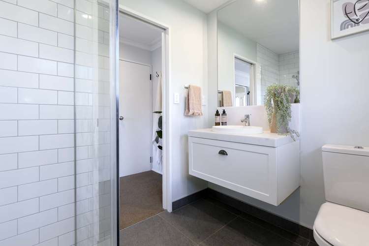 33 Heron Avenue East Matua_15