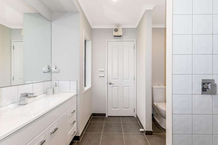 84 Gilbert Road Kaitoke_12
