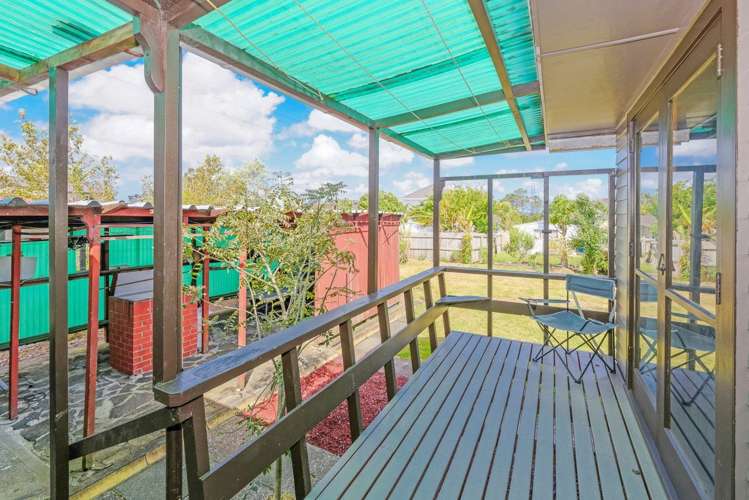 75 Roberts Road Te Atatu South_15