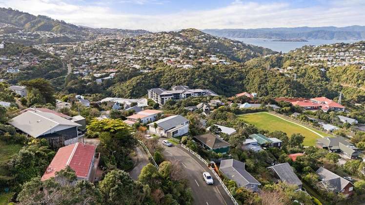 1/60 Winston Street Crofton Downs_11