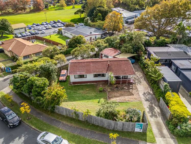 27 Ray Small Drive Papakura_15