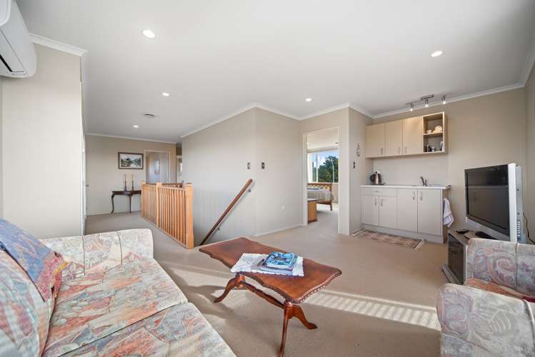 11 Charles Miller Court Clarks Beach_17