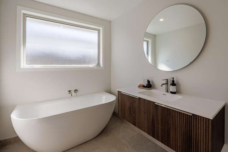 63 Pelorus Avenue Poraiti_14