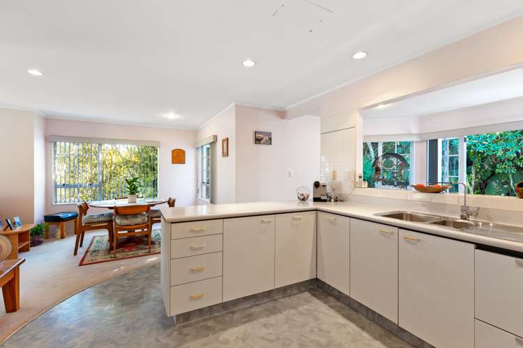 27 Woodfern Crescent Titirangi_10