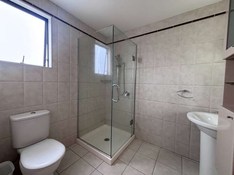 2a/12 Corban Avenue Henderson_6