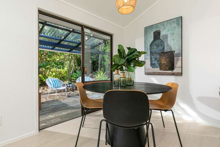 1/24 Wisteria Way Mairangi Bay_26