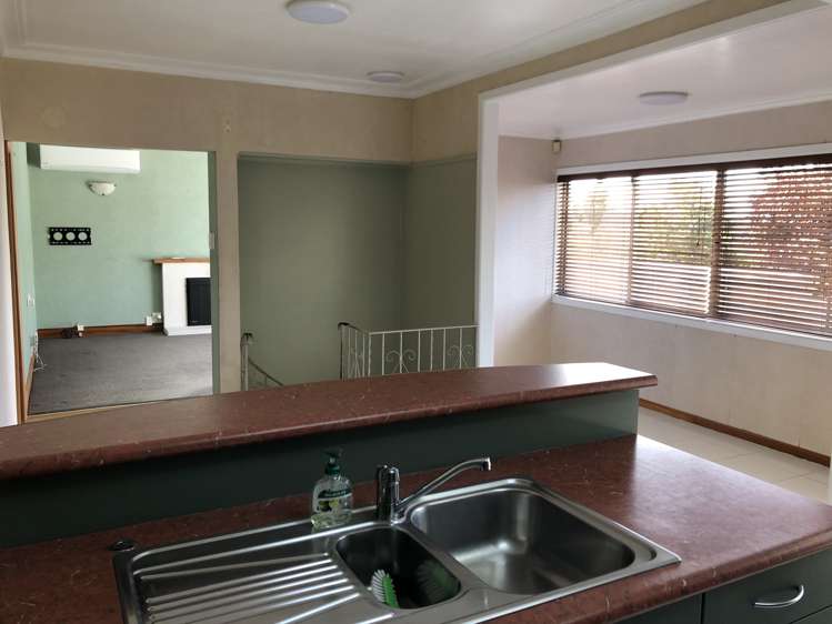 145 Golf Road Titirangi_18