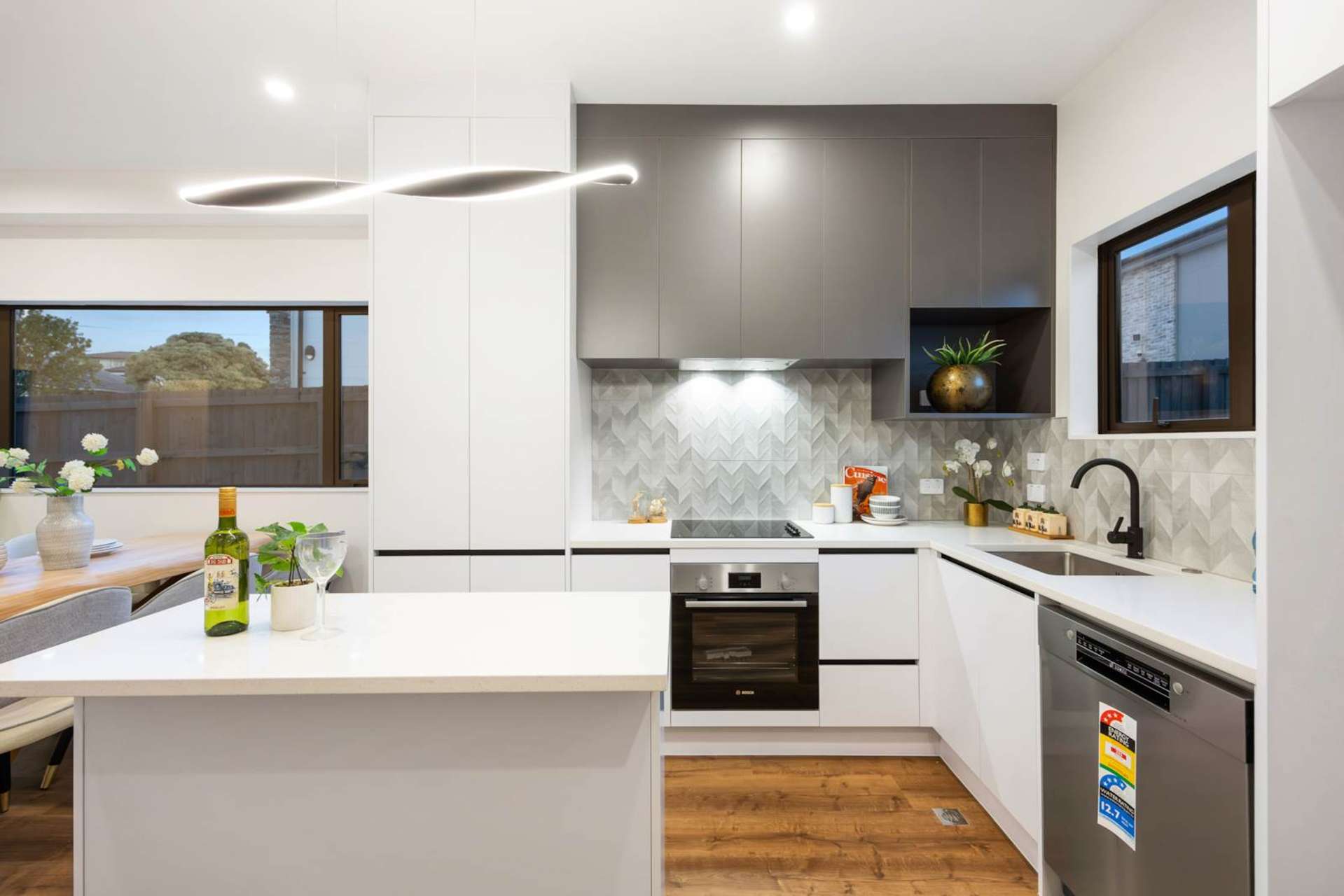 2 & 5/81 Vodanovich Road Te Atatu South_0