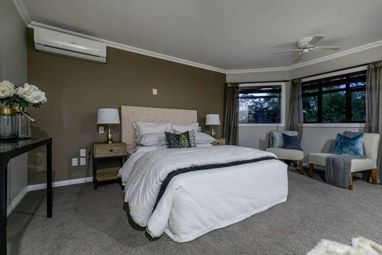 3 Oakford Park Crescent Greenhithe_25