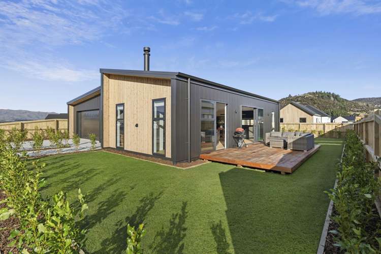 6 Moonstone Street Albert Town_15