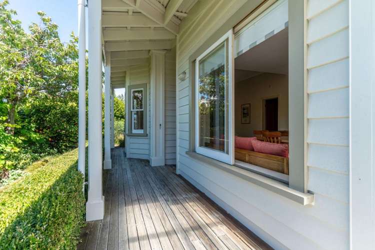 218 High Street South Carterton_21