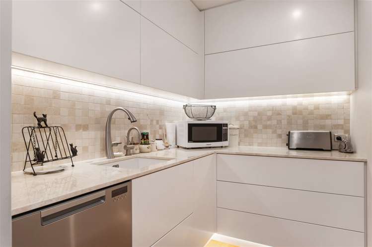 2 June Gardens Northwood_5