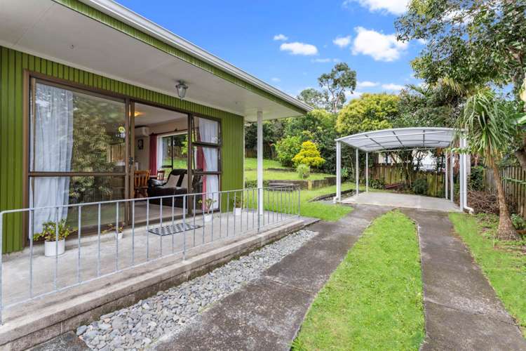 2/10 Metric Place Te Atatu South_1